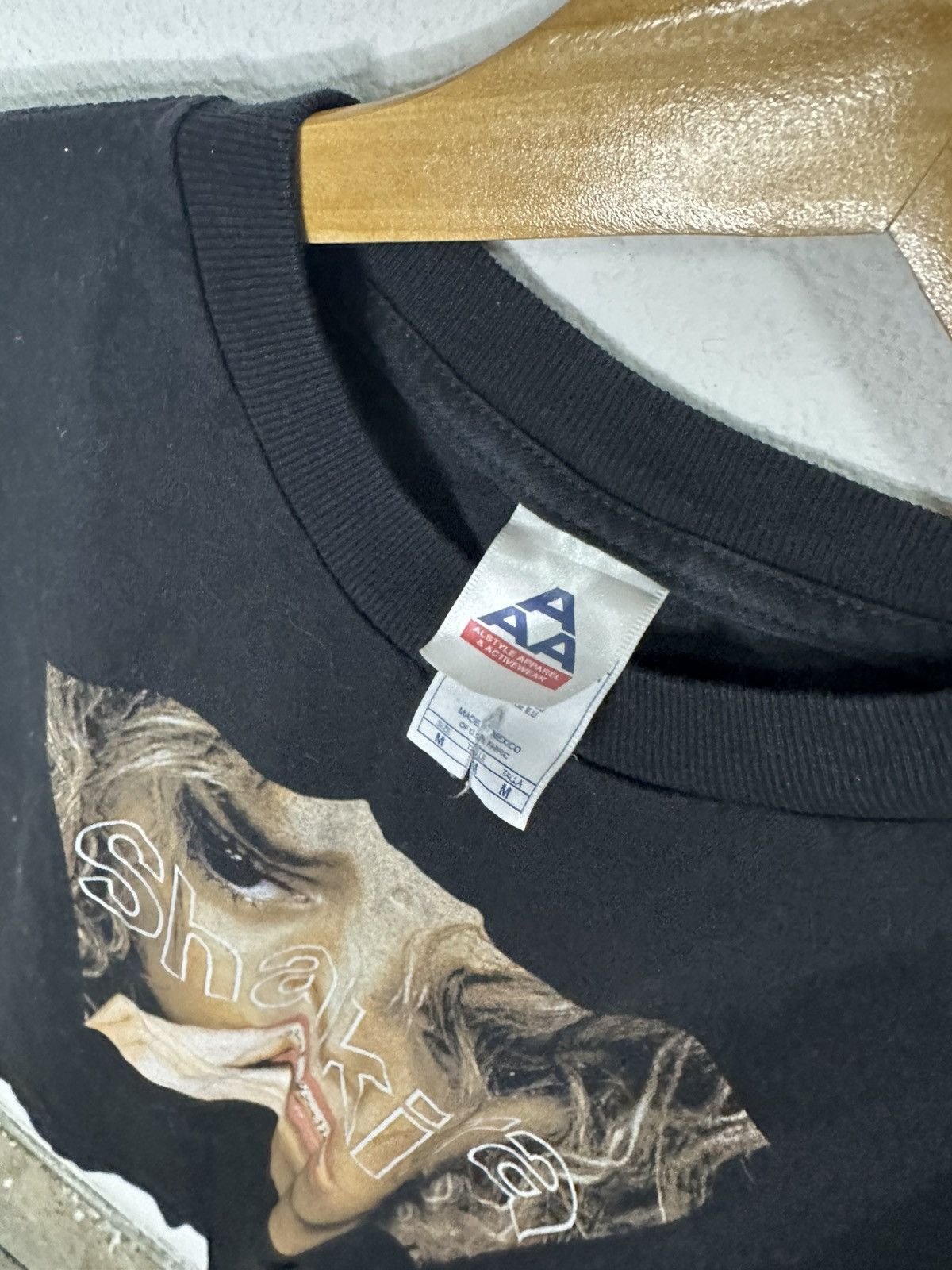 Vintage 2006 Shakira tour T-shirt Size L / US 10 / IT 46 - 3 Thumbnail