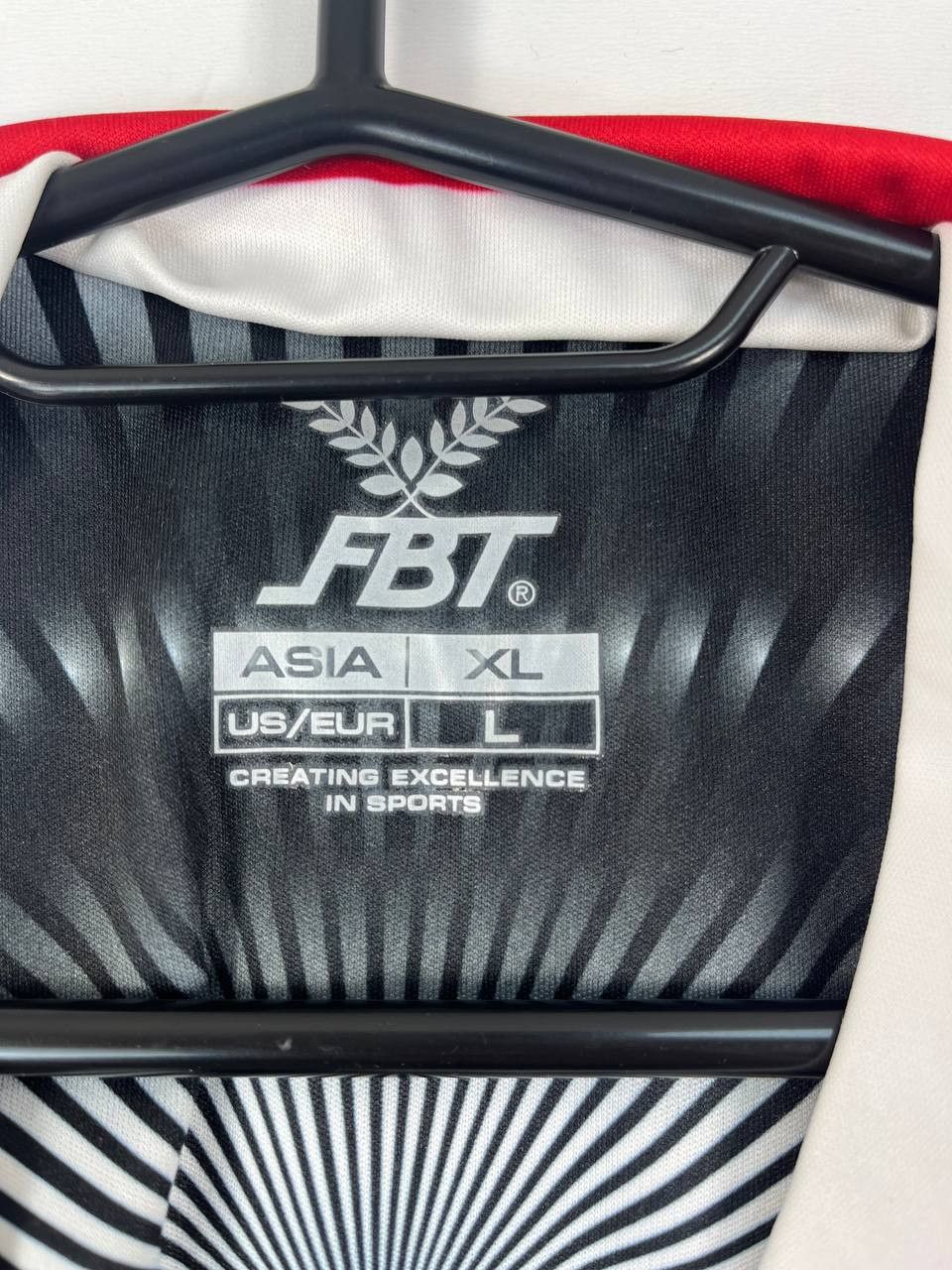 Other BEC Tero Sasana 2014 Home Shirt FBT FB Battery Thailand Sz L Size US L / EU 52-54 / 3 - 2 Thumbnail