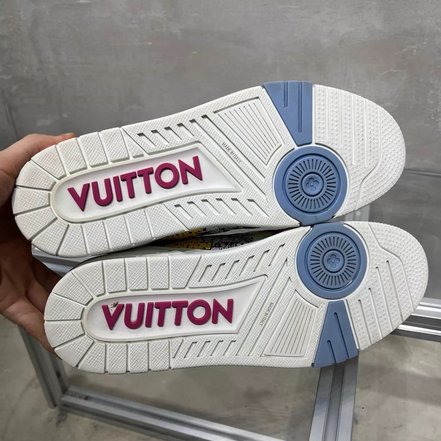 Louis Vuitton Louis Vuitton LV Trainer Graffiti UK9 43 YH25849 Size US 10 / EU 43 - 7 Thumbnail