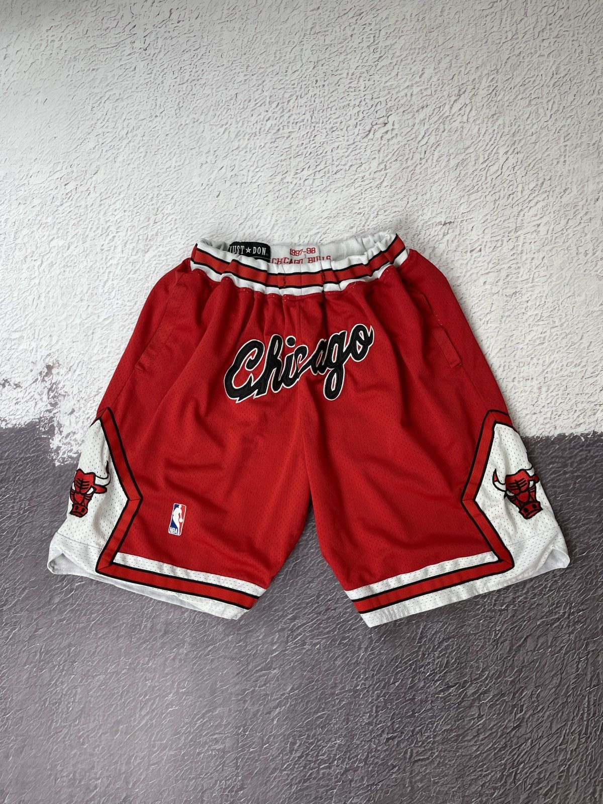 NBA Chicago Bulls Just Don vintage made in USA shorts 1997-98 Size US 30 / EU 46 - 2 Thumbnail