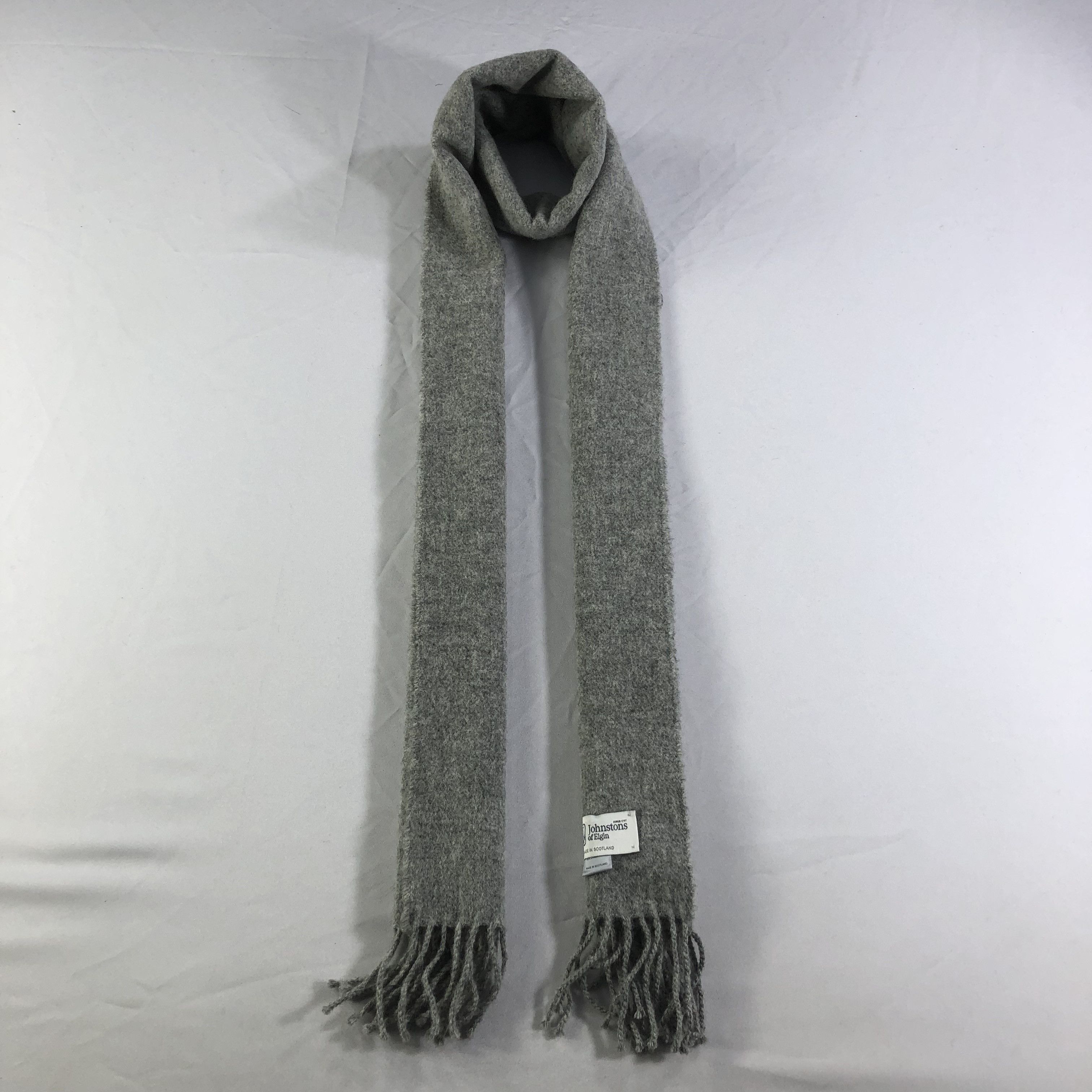 Johnstons Of Elgin Johnstons of Elgin Plain Grey Wool Scarf Muffler V1490 Size ONE SIZE - 1 Thumbnail