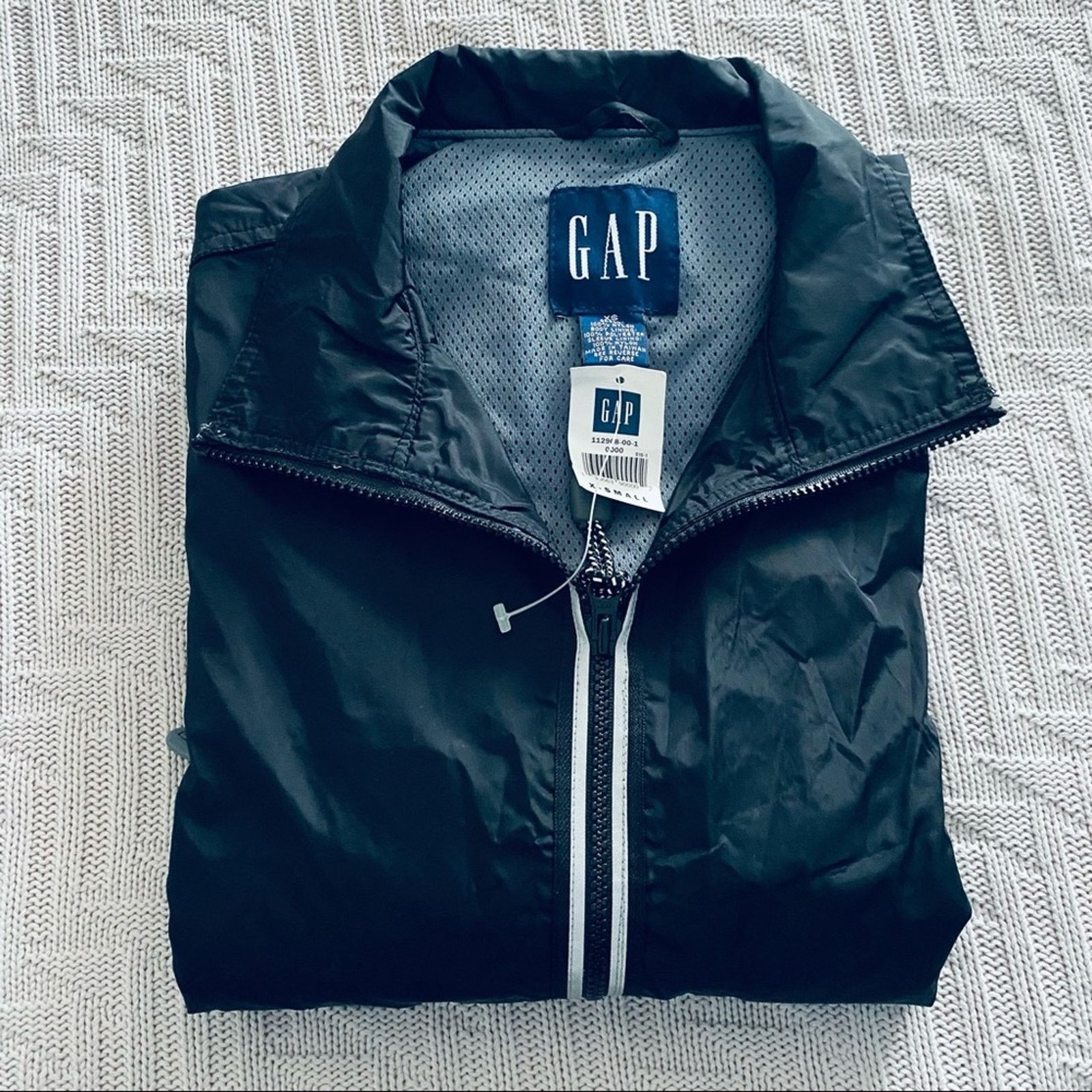 Gap Gap black windbreaker size XS NWT Size US XS / EU 42 / 0 - 1 Thumbnail