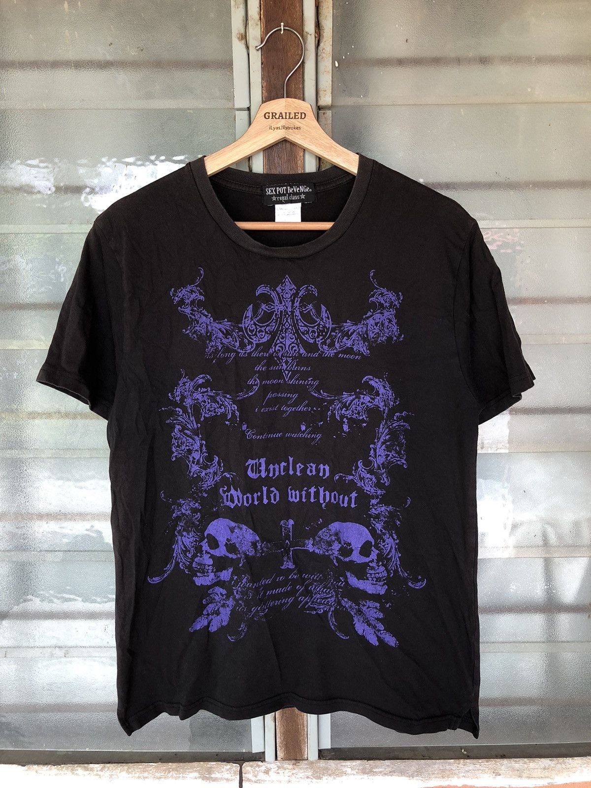 Japanese Brand Vintage Sex Pot Revenge Royal Class Shirt Tee Size US L / EU 52-54 / 3 - 1 Thumbnail