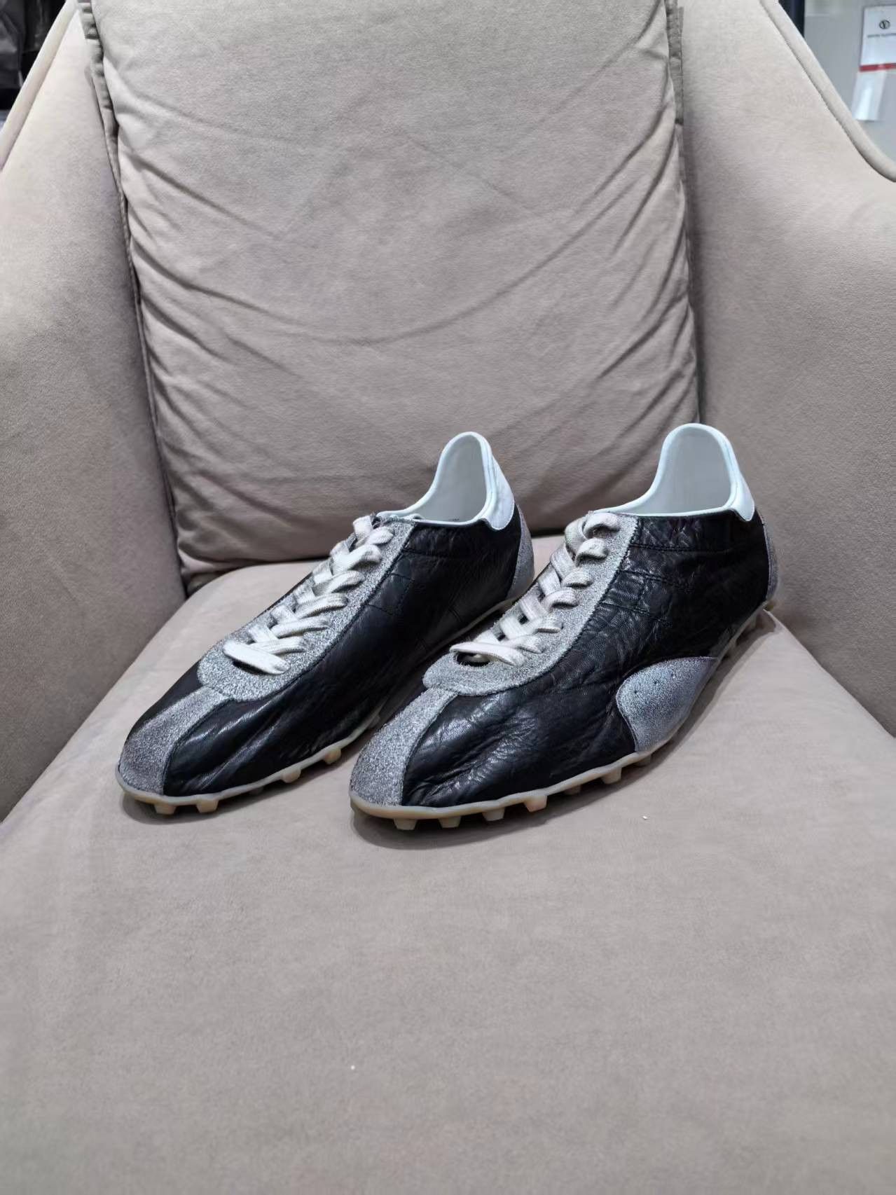 Maison Margiela NIB MM low-top sneakers - Black, 43 Maison Margiela Size US 10 / EU 43 - 2 Thumbnail