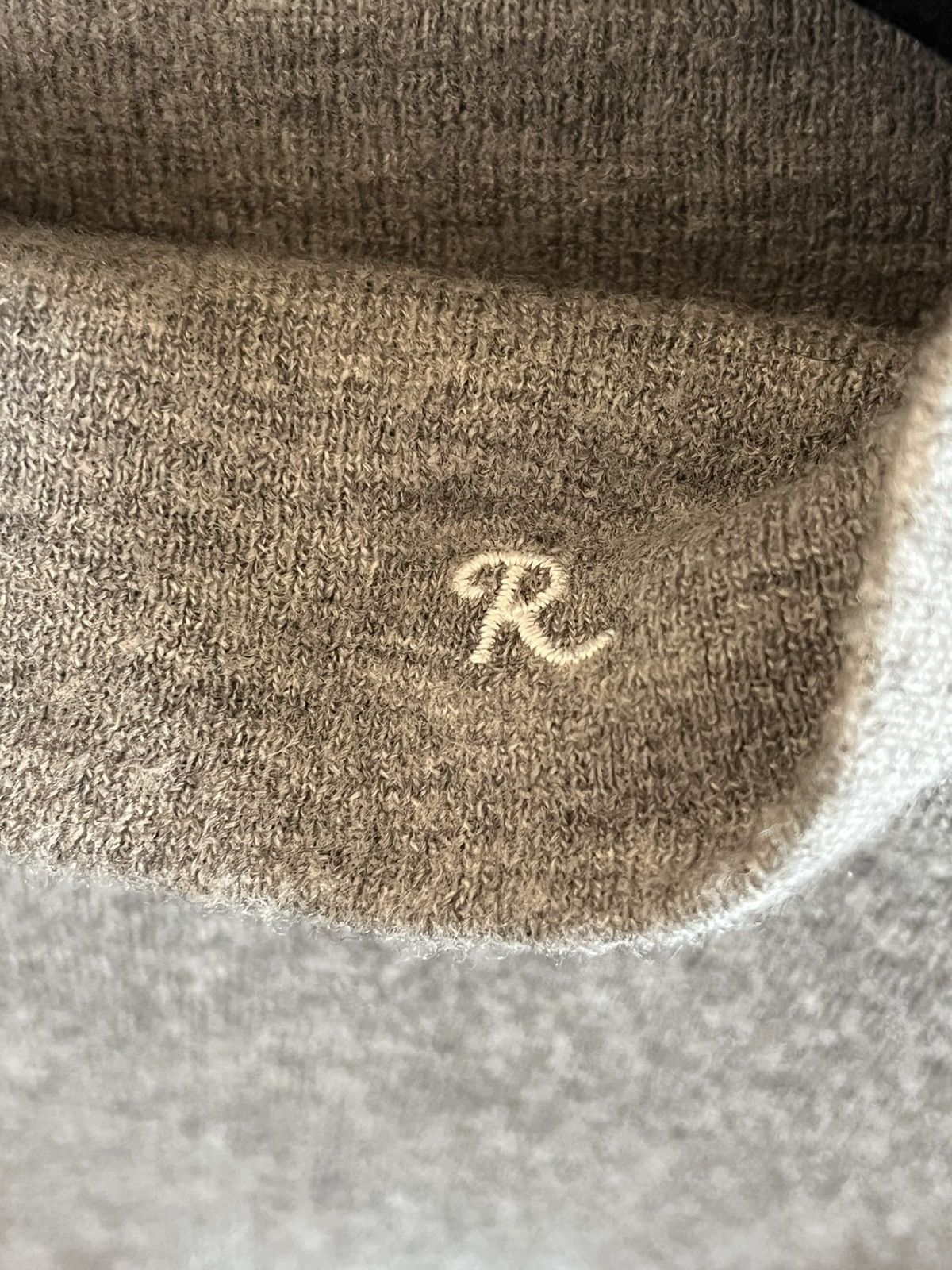 Raf Simons Raf Simons AW99–00 Grey Turtleneck – Size 50 (Archival) Size US S / EU 44-46 / 1 - 4 Thumbnail