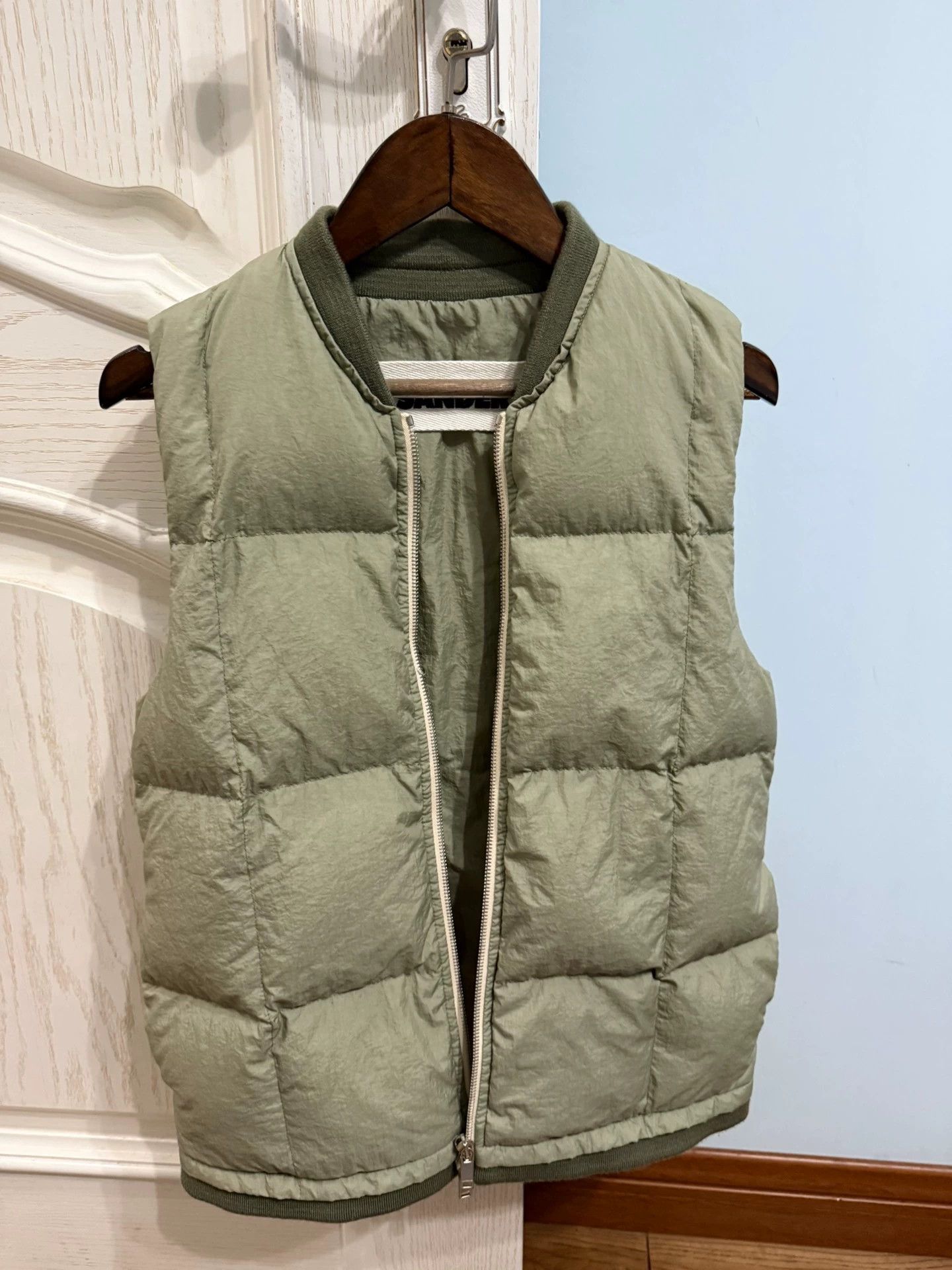 Jil Sander Jil Sander down vest in light green Size XXS / US 00 / IT 34 - 4 Thumbnail