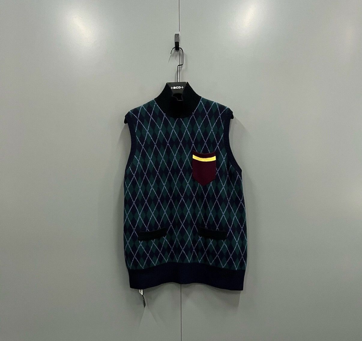 Miu Miu Miu Miu Color-block Quilted Full-print Vest J41 Size XS / US 0-2 / IT 36-38 - 1 Thumbnail