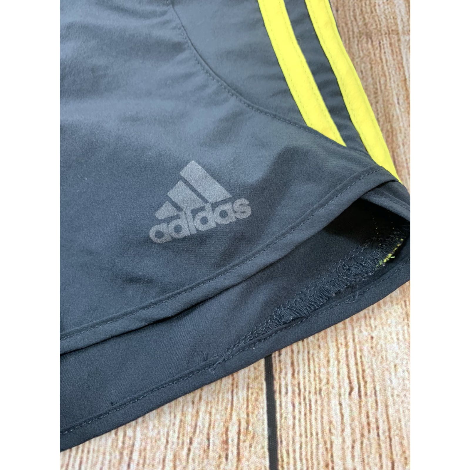 Adidas Adidas Women's Shorts Clima365 Grey Yellow Running Athletic Size M Size 32" / US 10 / IT 46 - 2 Thumbnail