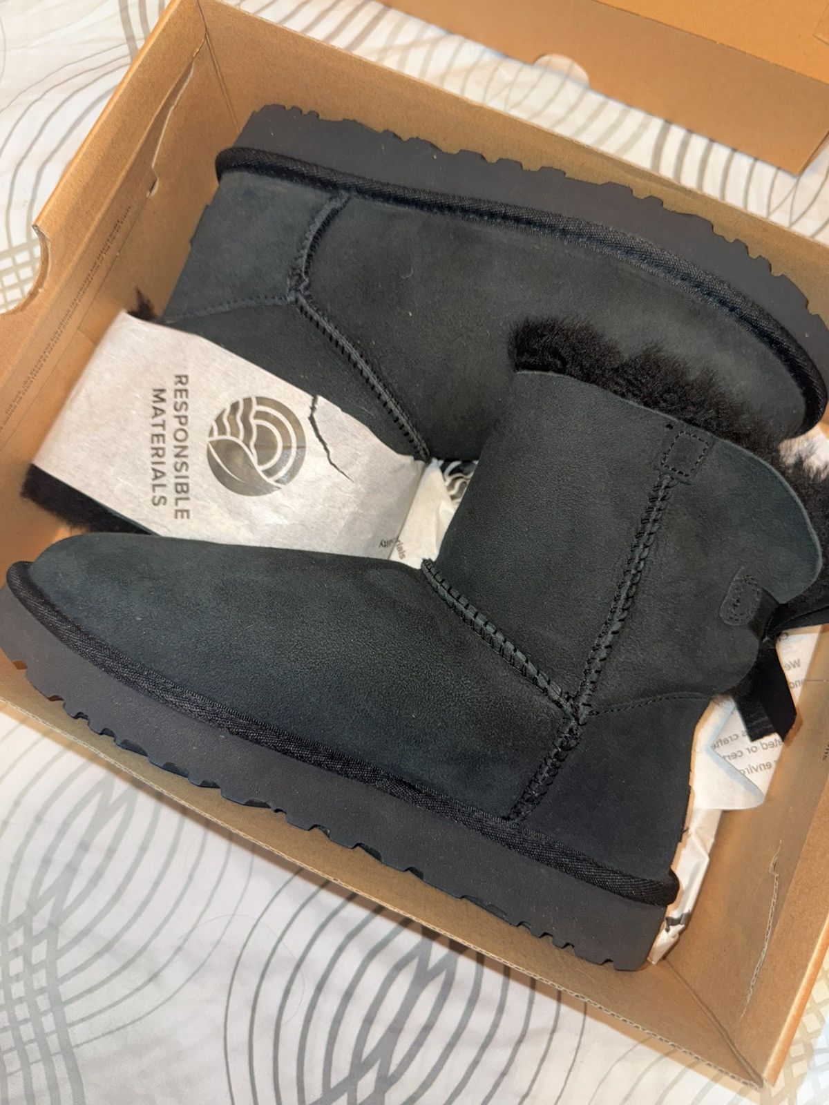 Ugg UGG Mini Bailey Bow II Boot’s Size US 7 / IT 37 - 2 Thumbnail