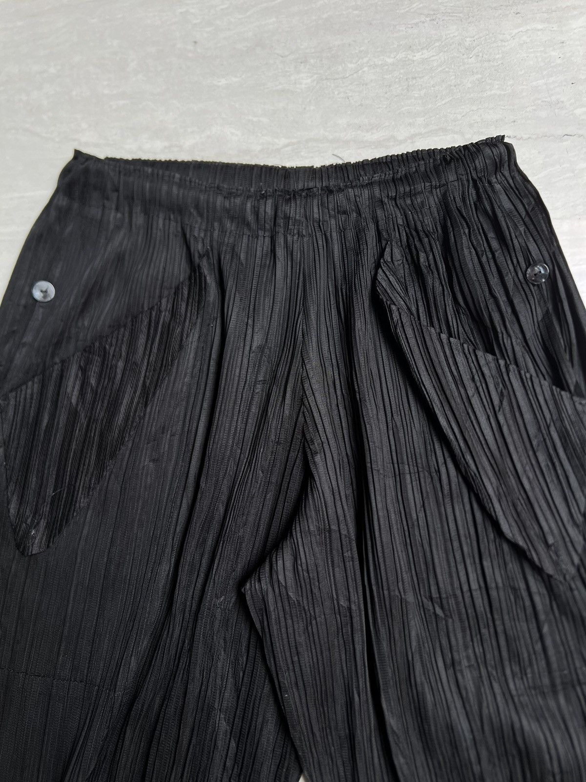 Issey Miyake Issey Miyake Pleats Please Pocket Black Pants Size US 27 - 5 Thumbnail