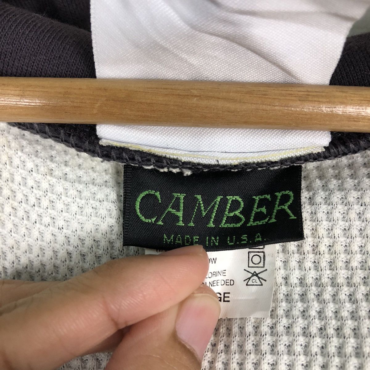 Camber Vintage Hoodie Camber Made in USA London Big Logo Spell Out Size US L / EU 52-54 / 3 - 21 Thumbnail