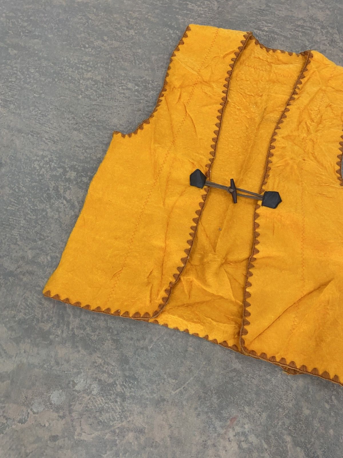Vintage VINTAGE 1980s NATIVE JAPAN YELLOW VEST TRADITIONAL Size US M / EU 48-50 / 2 - 4 Thumbnail