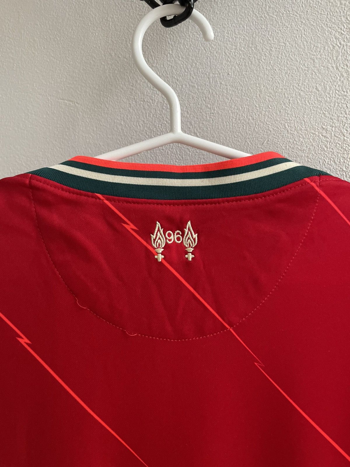 Nike Liverpool 2021 2022 Home Shirt Football Soccer Jersey Nike Size US M / EU 48-50 / 2 - 17 Thumbnail