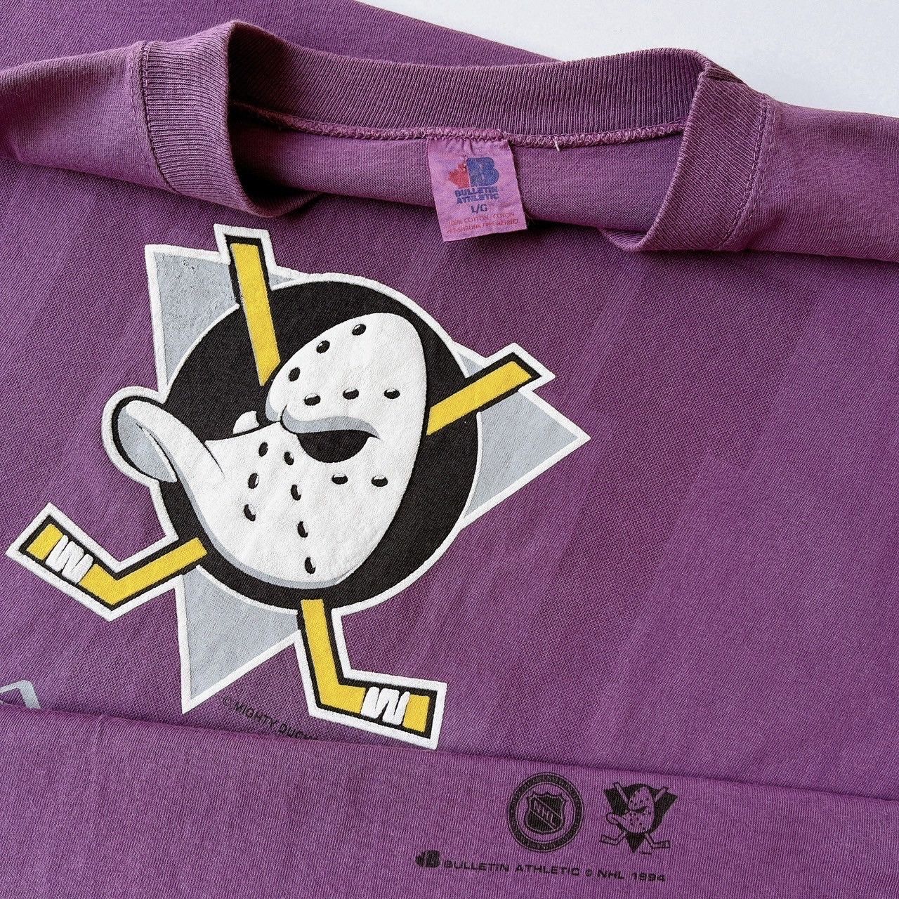 Vintage 90s Mighty Ducks of Anaheim NHL t-shirt/ XL Size US XL / EU 56 / 4 - 10 Thumbnail