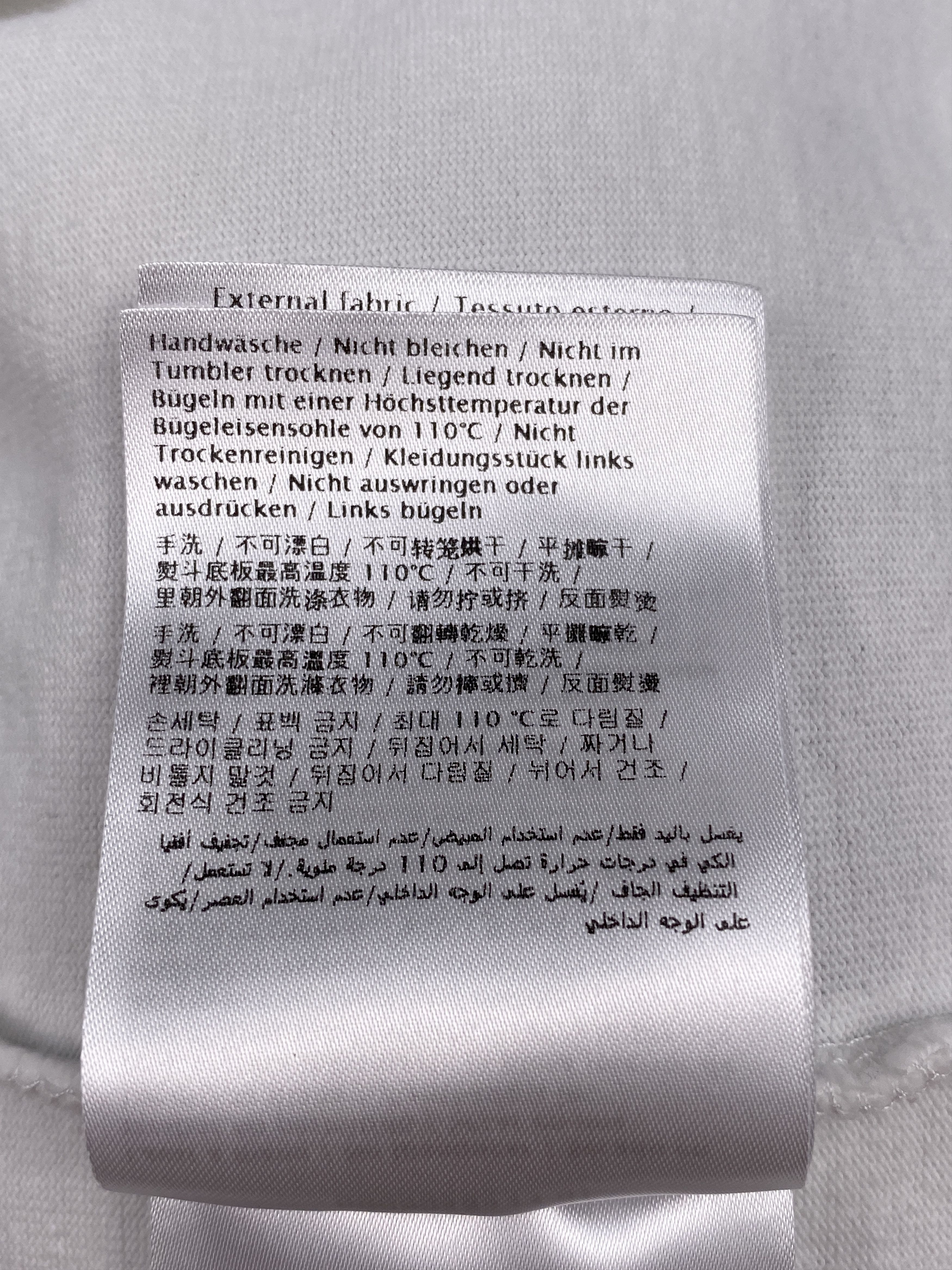 Valentino "V" Logo T-Shirt Size US M / EU 48-50 / 2 - 15 Thumbnail