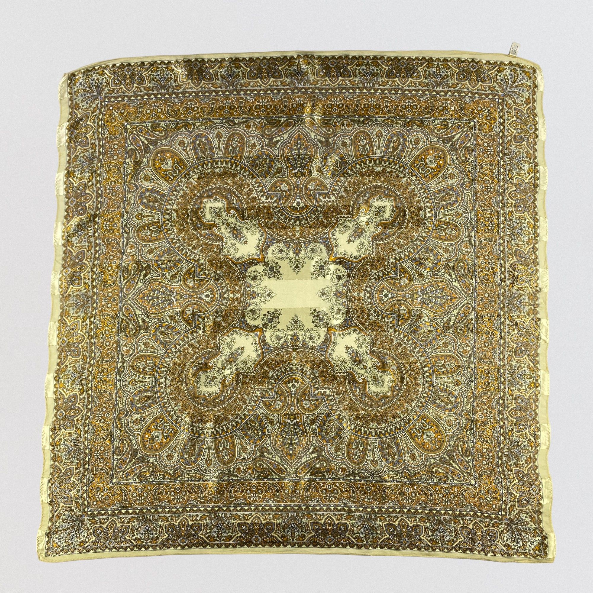Japanese Brand × Vintage Vintage Italian Silk Scarf Hand Rolled Paisley SS076 Size ONE SIZE - 1 Thumbnail