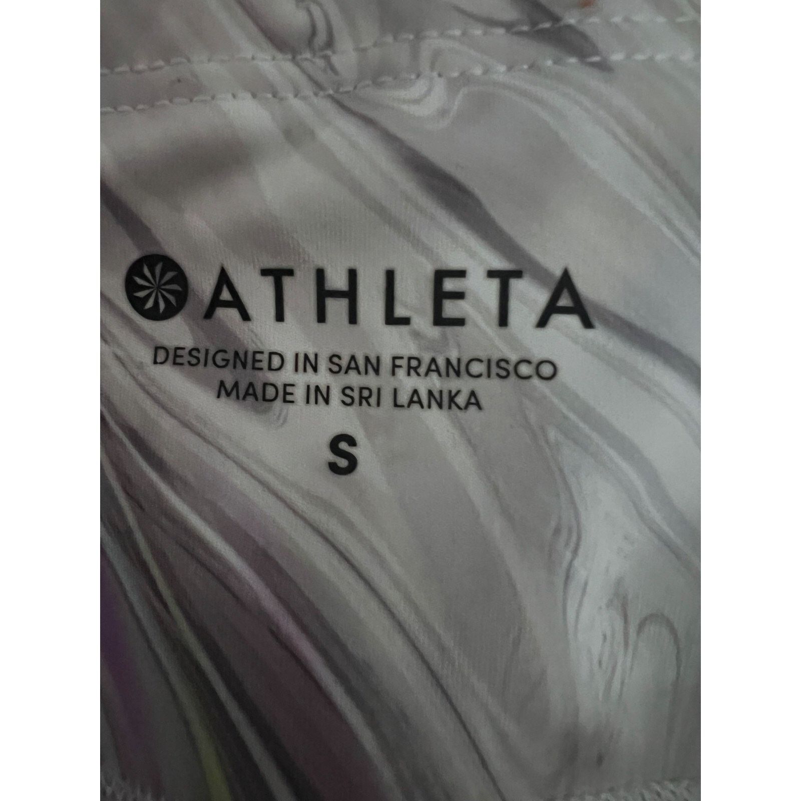 Athleta Athleta Marble Glitch Crop Run Leggings Small Pockets Size 24" / US 00 / IT 34 - 9 Thumbnail