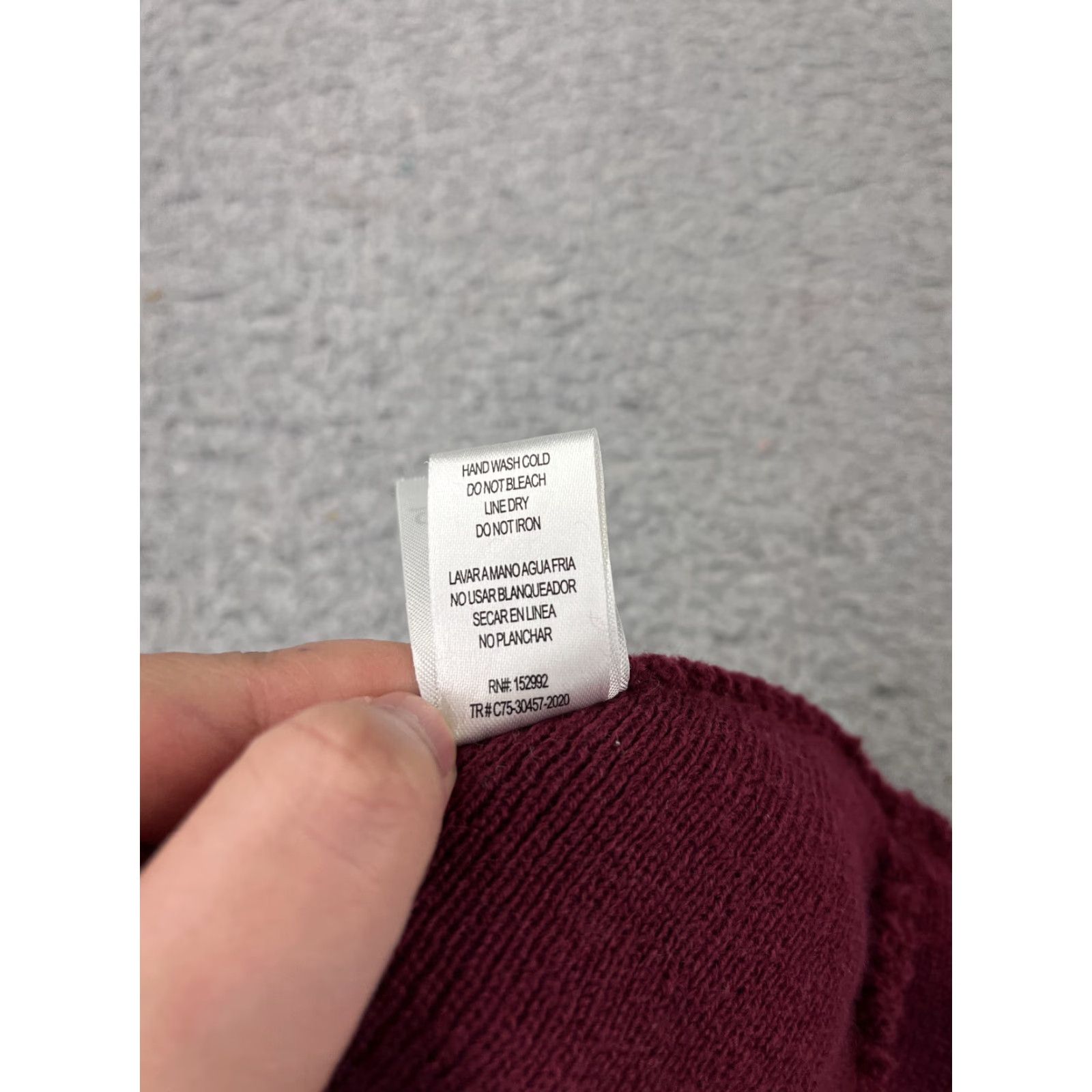 Vintage The Office Shrute Farms Beet Beanie Toque Adult One Size Burgundy Dwight Acrylic Beanie Mens CultureFly Shirt? Size ONE SIZE - 8 Thumbnail