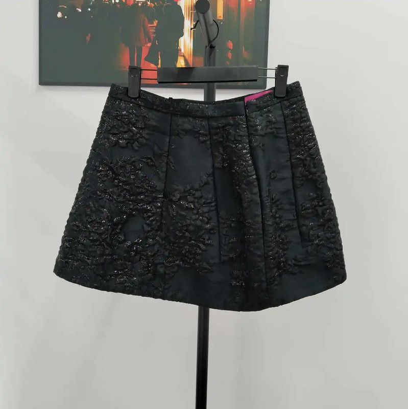 Valentino Valentino Black Summer Skirt with Floral Design 0089 Size 42" / US 20 - 1 Thumbnail
