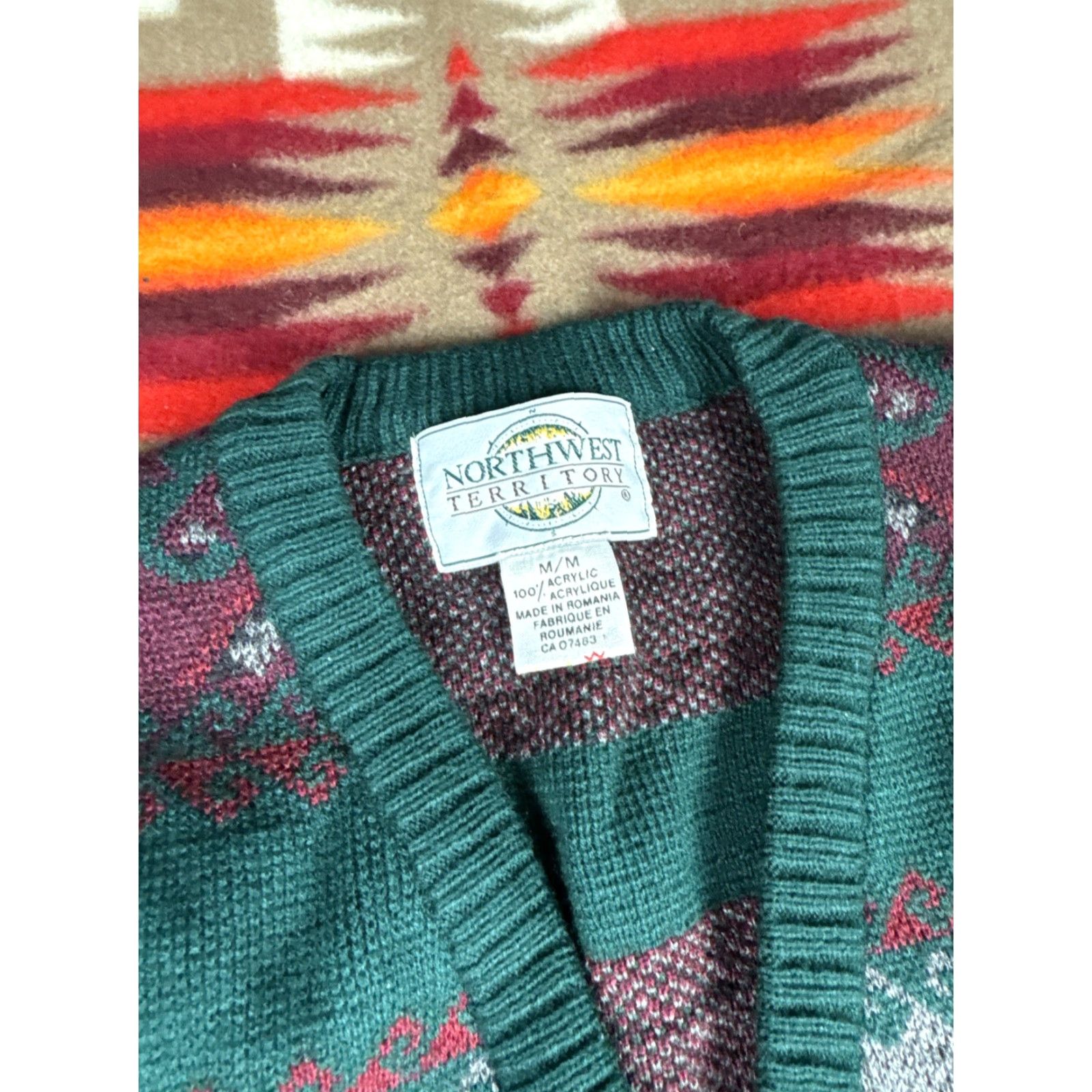 Vintage VINTAGE Northwest Territory Acrylic Sweater Vest Christmas Aztec Mens M Red sz M Size US M / EU 48-50 / 2 - 2 Thumbnail