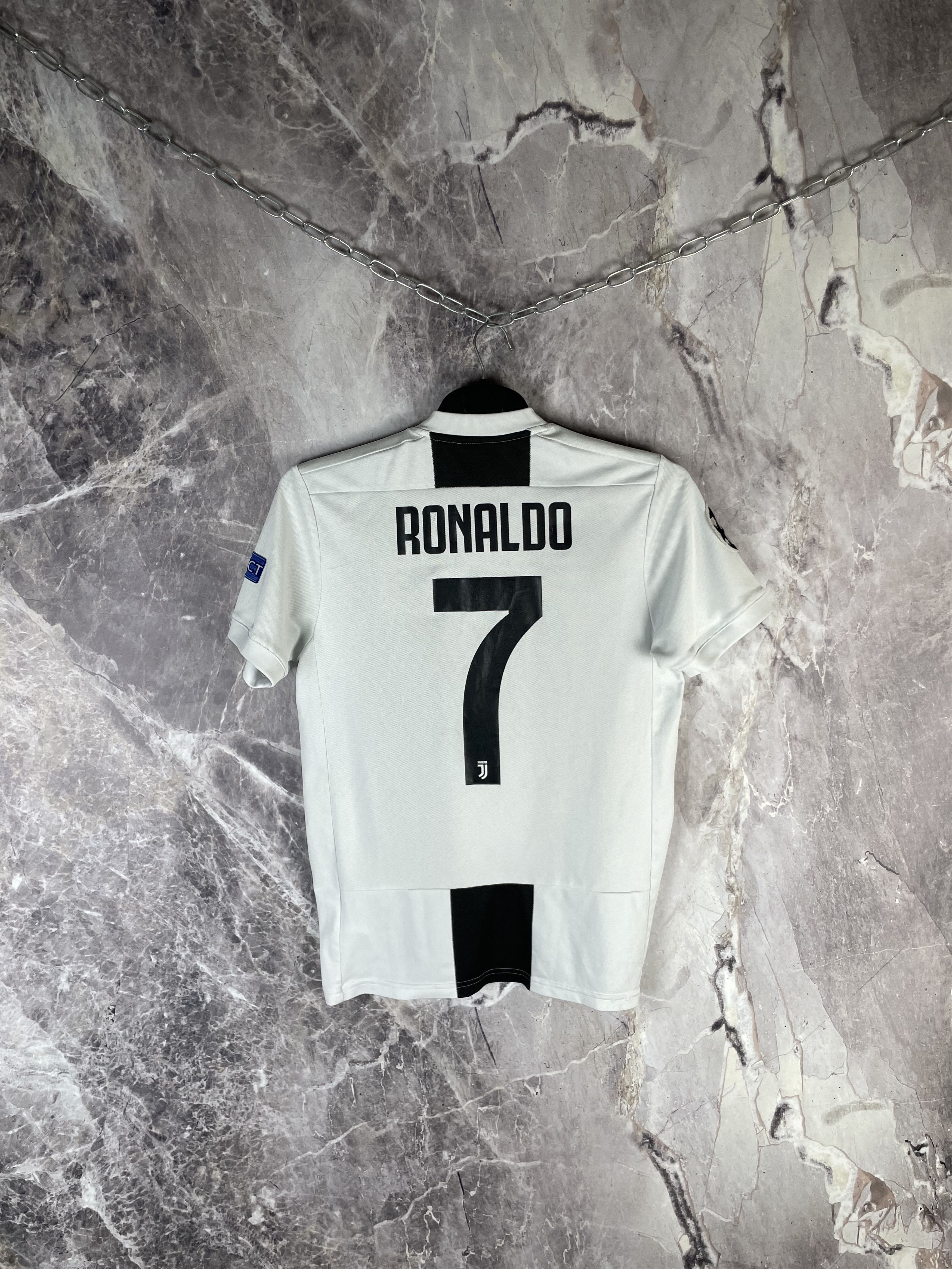 Adidas Juventus 2018 Home Football Shirt Adidas Soccer Ronaldo #7 Size US S / EU 44-46 / 1 - 11 Thumbnail
