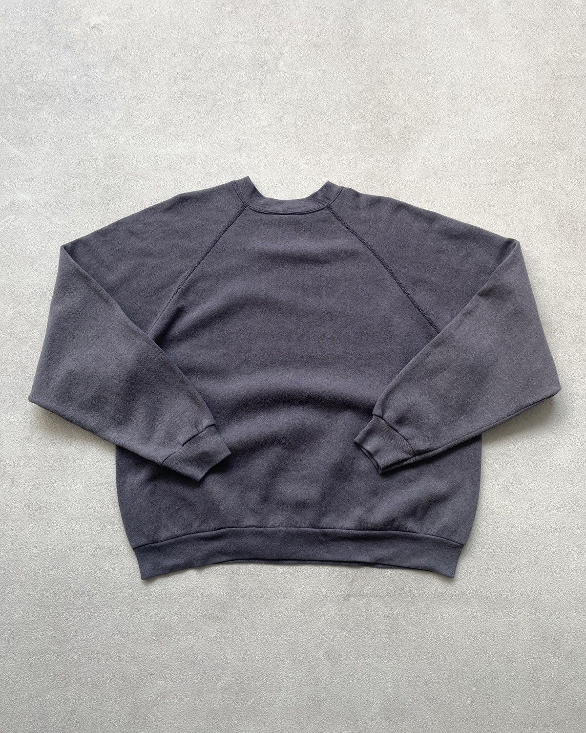 Tultex 1990s Sunfaded Tultex Raglan Sweatshirt Indigo Size US XL / EU 56 / 4 - 4 Thumbnail