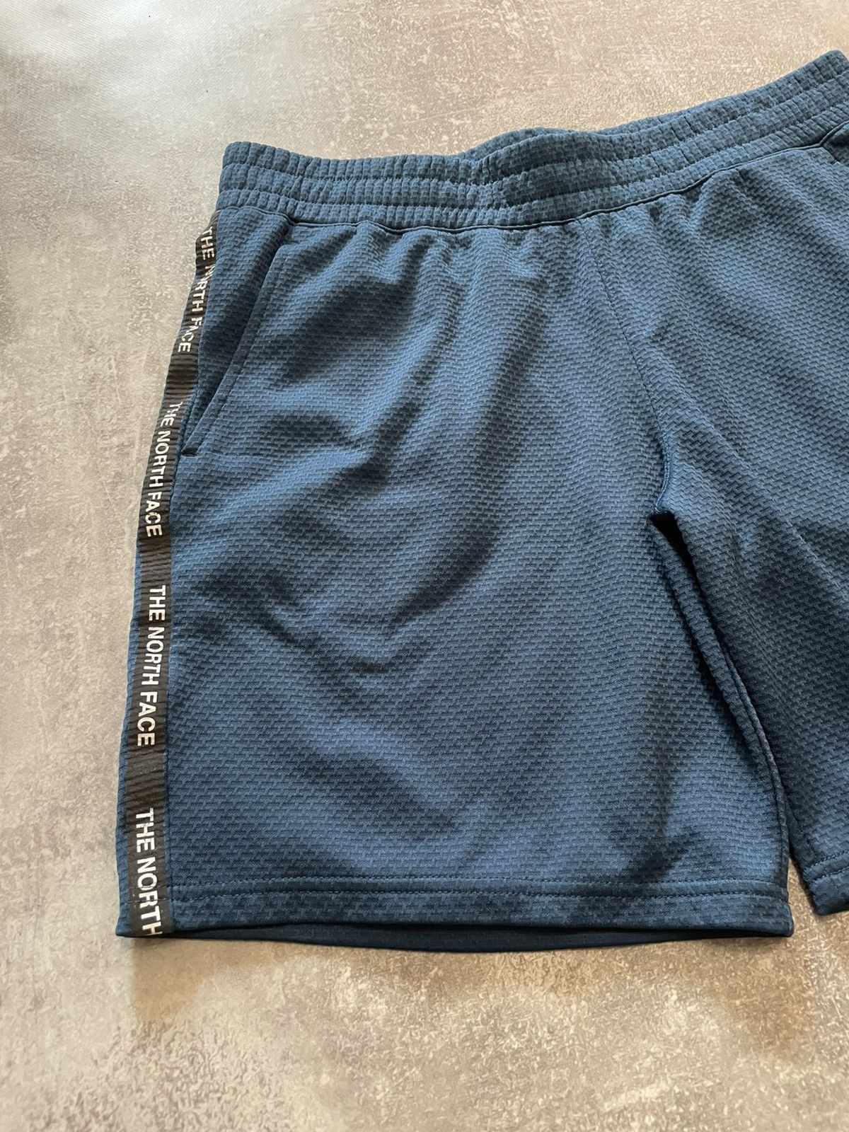 The North Face The North Face Shorts Size L Size US 34 / EU 50 - 3 Thumbnail