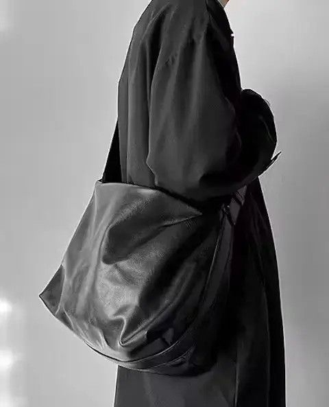 Fashion Y2K Pu Leather Shoulder Messenger Bag Vintage in Black, Men's