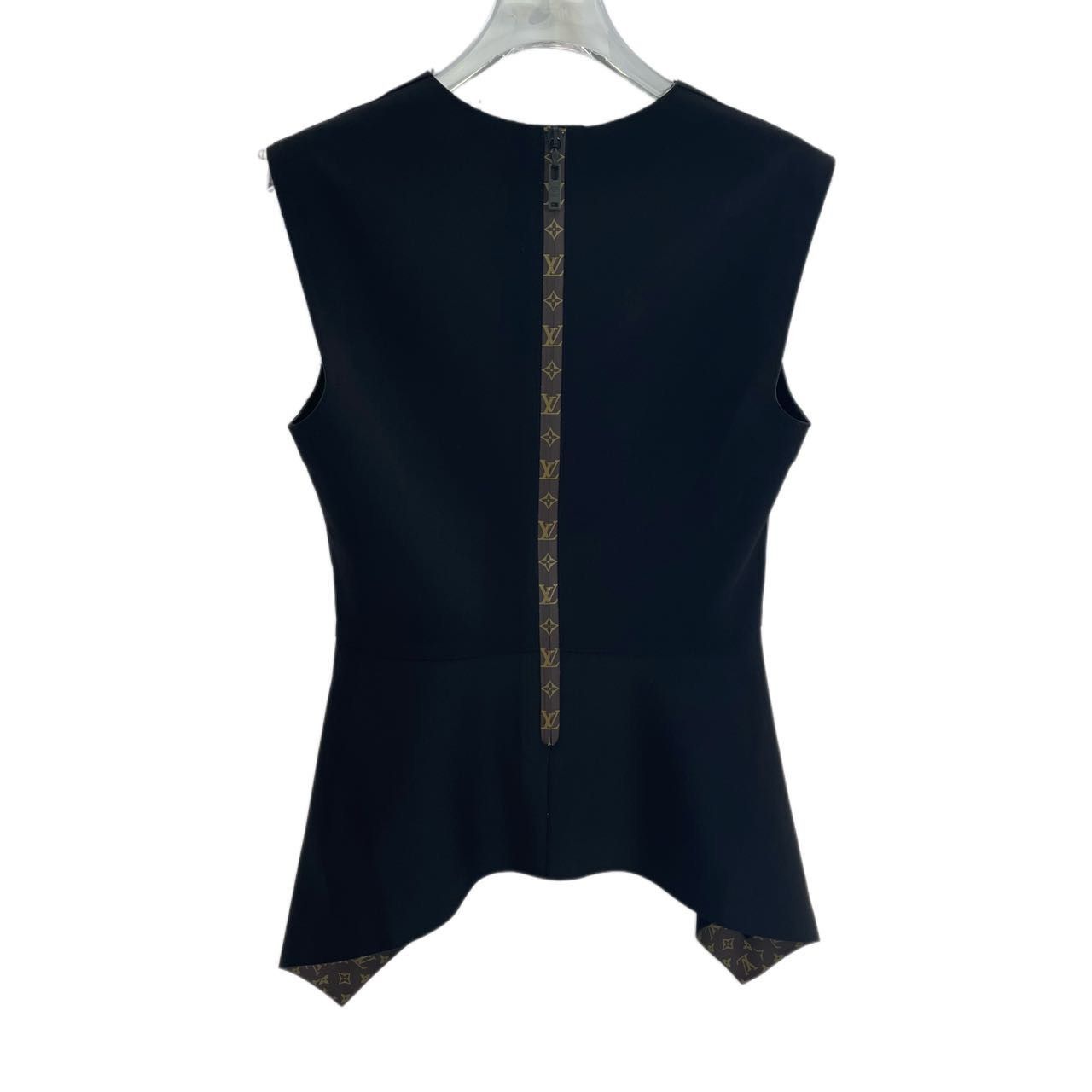 Louis Vuitton Louis Vuitton Ruffled Hem Sleeveless Casual T-shirt K26WX Size S / US 4 / IT 40 - 2 Thumbnail