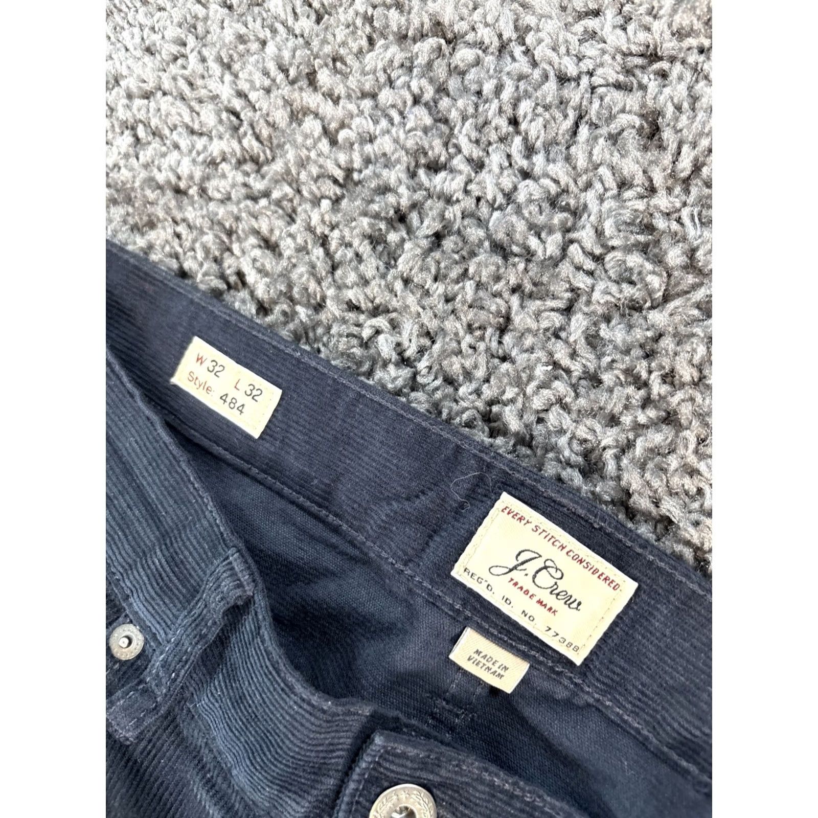 J.Crew J.CREW Pants Men 32x32 Corduroy Straight Leg 484 Gray Chino Classic 5-Pocket EUC Chair Logo Zip Pocketed Front Flat Front Vintage No N/A Size US 32 / EU 48 - 4 Thumbnail