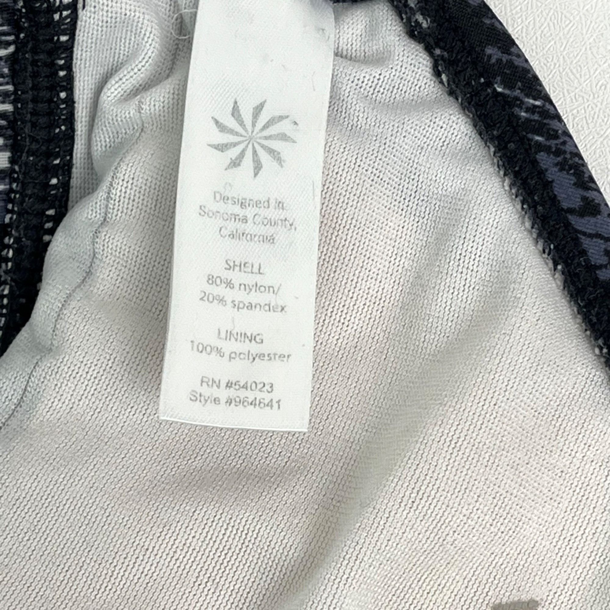 Athleta Athleta Sports Athletic Bra Sz. S Black & White Print Size S / US 4 / IT 40 - 4 Thumbnail