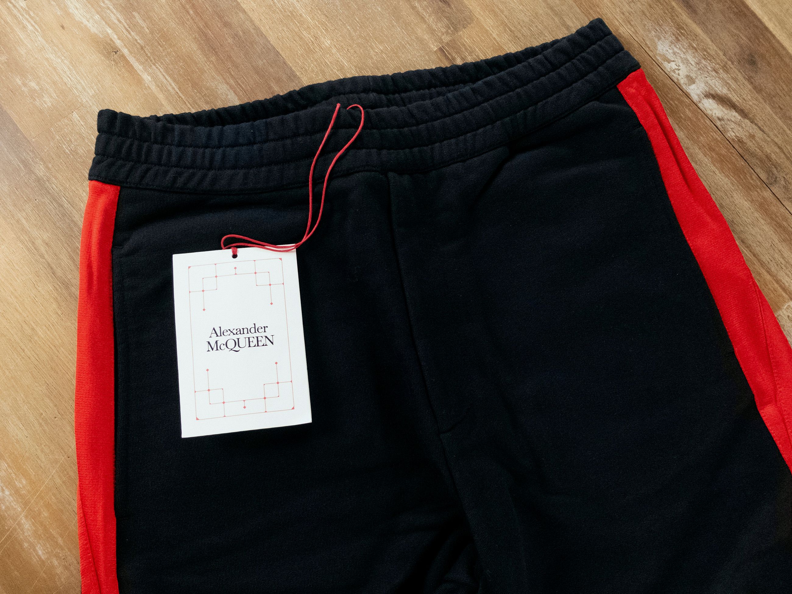 Alexander McQueen ALEXANDER MCQUEEN red black twisted stripe jogger sweatpants Size US 32 / EU 48 - 6 Thumbnail