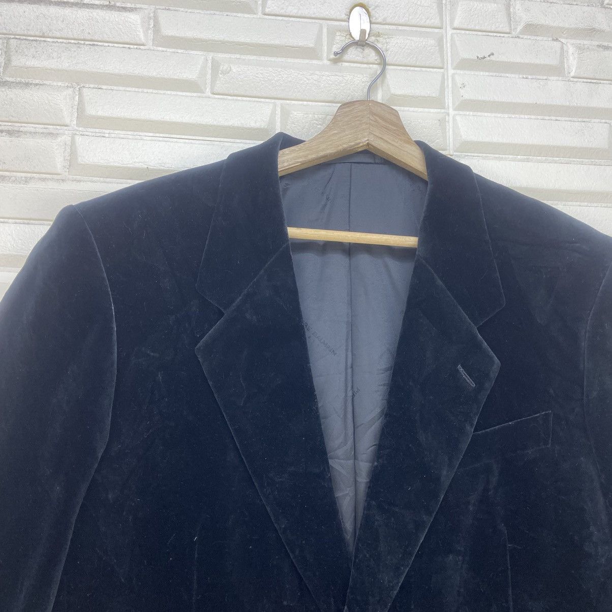 Pierre Balmain Vintage Pierre Balmain Black Velvet Blazer Coat Size US S / EU 44-46 / 1 - 4 Thumbnail