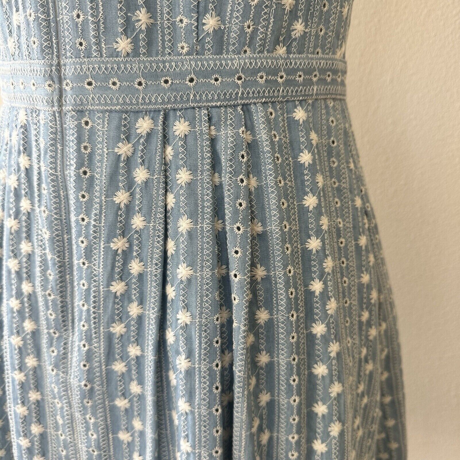 Other Gal Meets Glam Embroidered Chambray A-Line Blue Dress US 4 Size S / US 4 / IT 40 - 8 Thumbnail