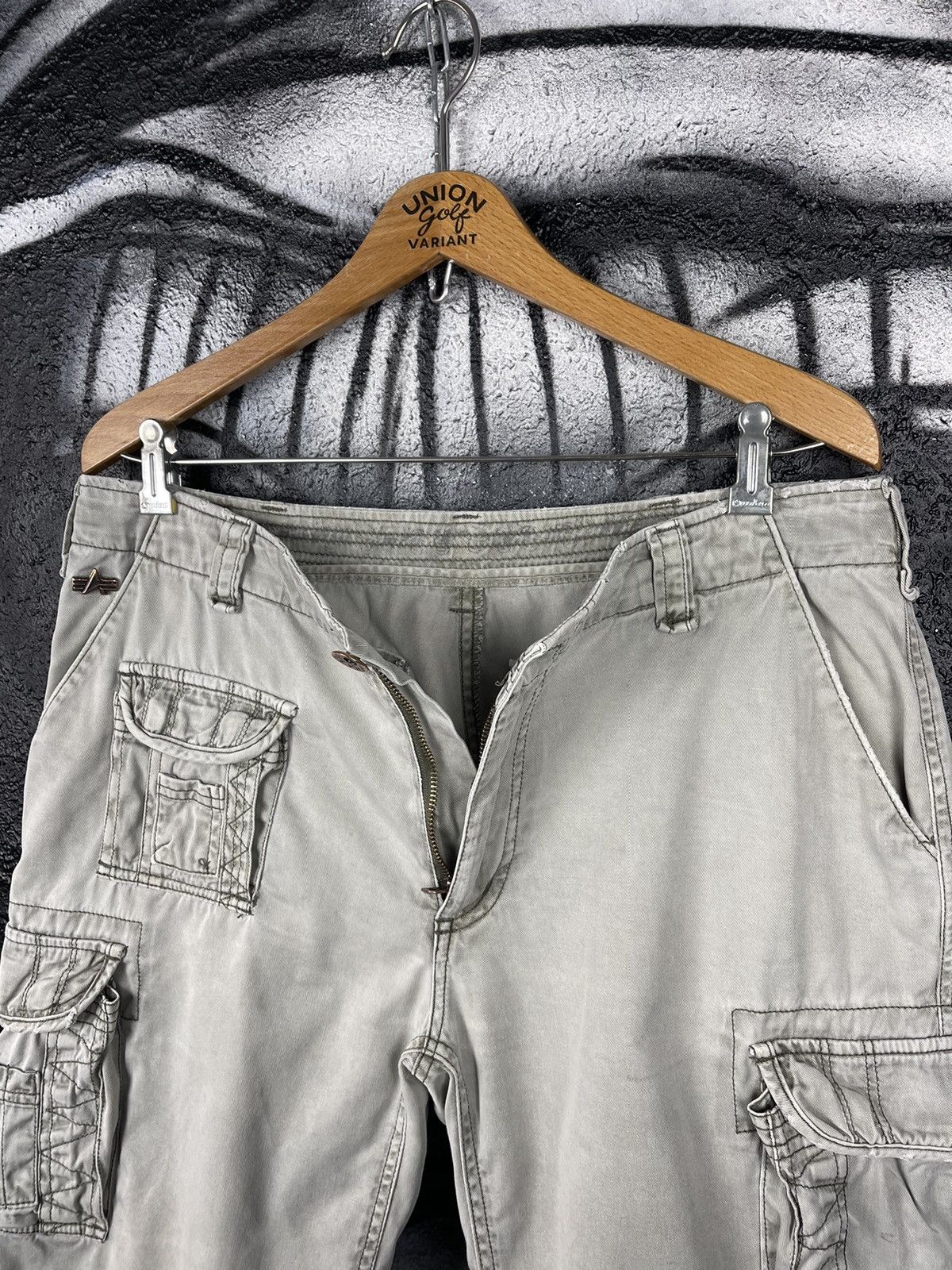 Alpha Industries Alpha Industries Vintage Grey Cotton Cargo Shorts Men’s Size Medium Size US 32 / EU 48 - 5 Thumbnail