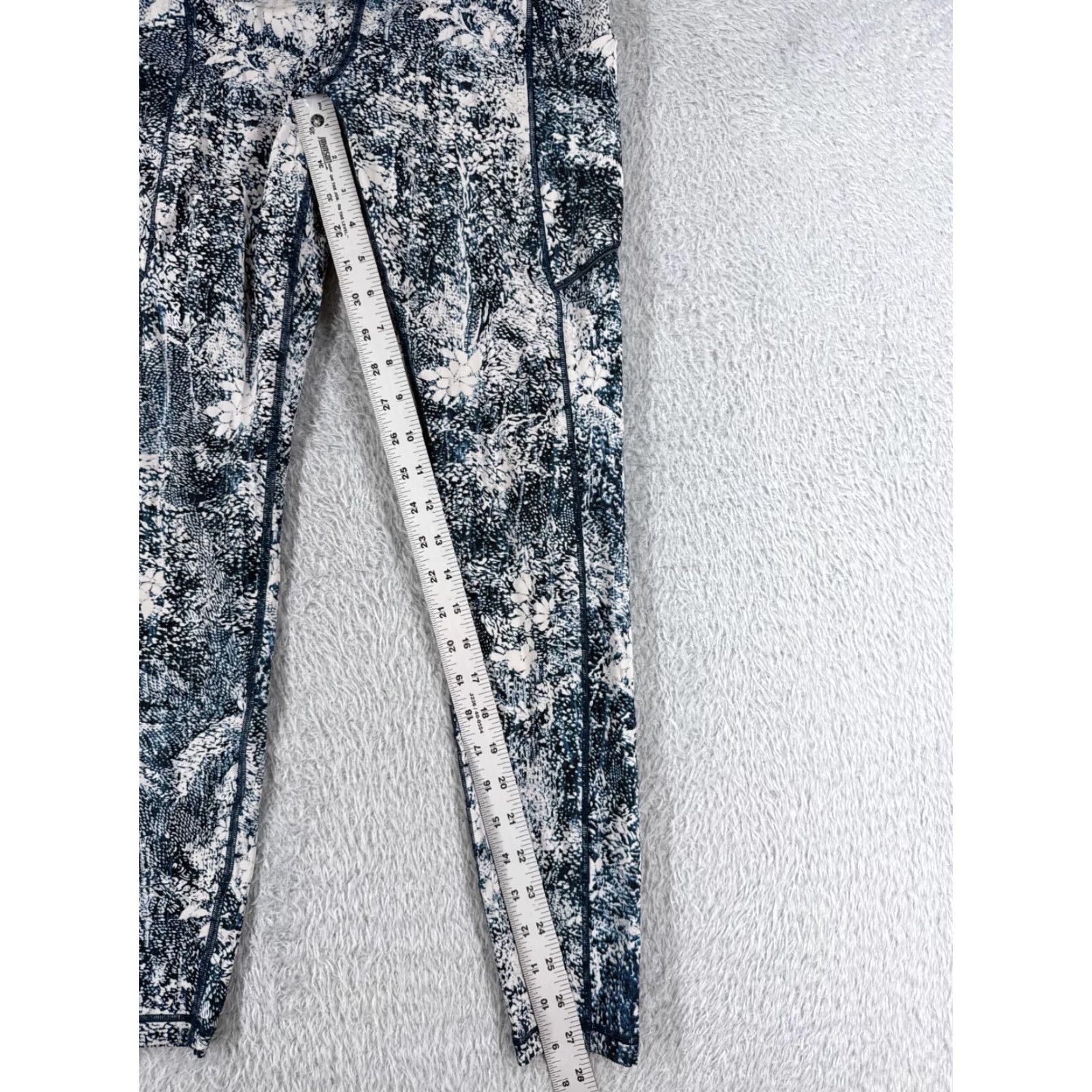 Lululemon Lululemon Women's Speed Up Tight Pants Full On Luxtreme 6 Blue White Floral 28" Yoga Activewear Size 28" / US 6 / IT 42 - 5 Thumbnail