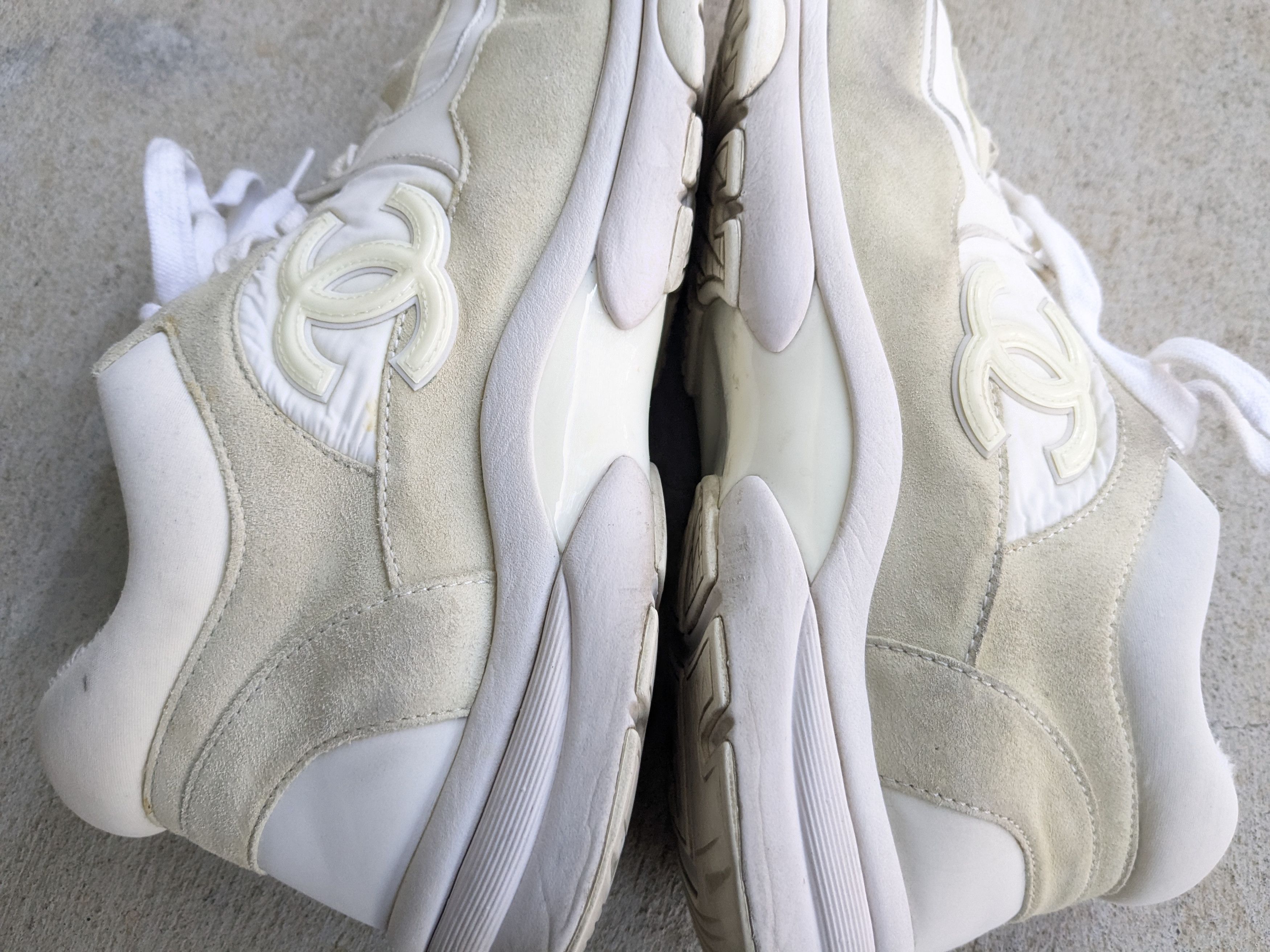 Chanel Chanel CC Logo Runners Sneakers White Cream 9 42 Suede Size US 9 / EU 42 - 7 Thumbnail