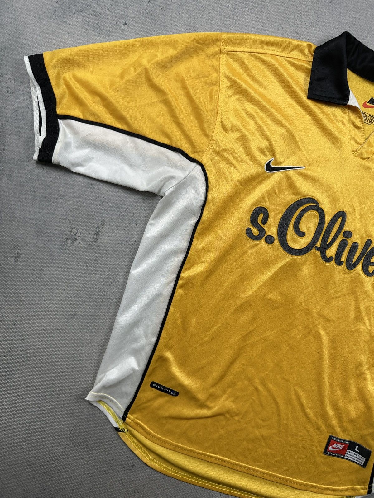Nike Vintage Nike Borussia Dortmund Nerlinger 8 Football Jersey Size US L / EU 52-54 / 3 - 4 Thumbnail