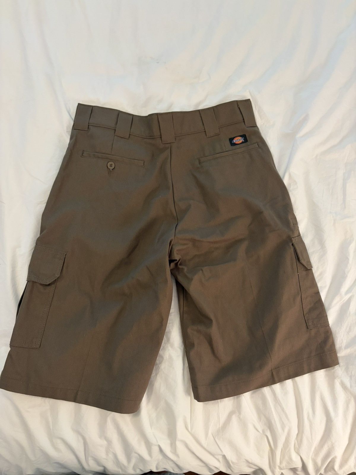 Dickies Almost new Dickies cargo shorts Size US 32 / EU 48 - 2 Thumbnail