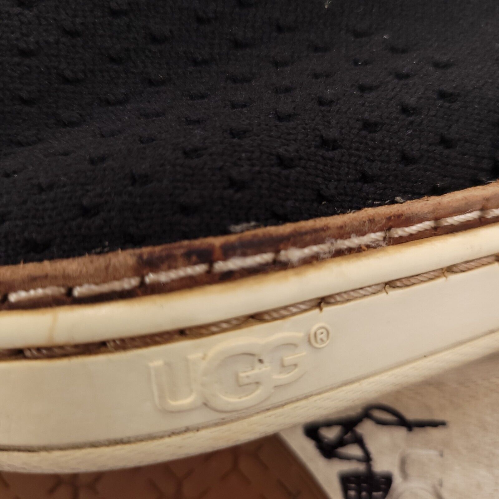 Ugg UGG Sammy Sneaker Shoe Womens Size 9 1016756 Black White Size US 9 / IT 39 - 8 Thumbnail
