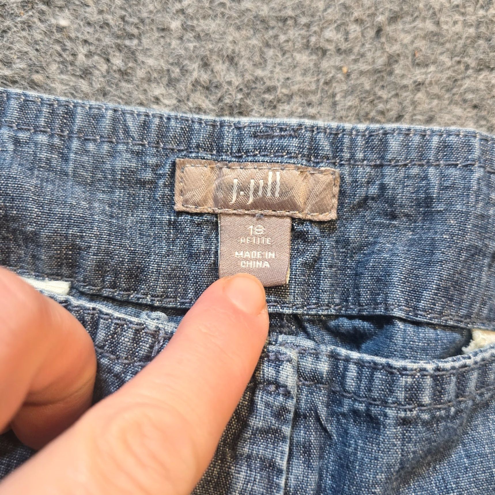 J. Jill J Jill Jeans Womens 18 Petite Blue Chambray Cargo Lightweight Straight Casual Size 40" / US 18 - 4 Thumbnail