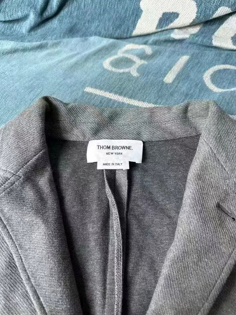 Thom Browne Thom Browne size1 Gray suit with a white collar Size 38L - 3 Thumbnail