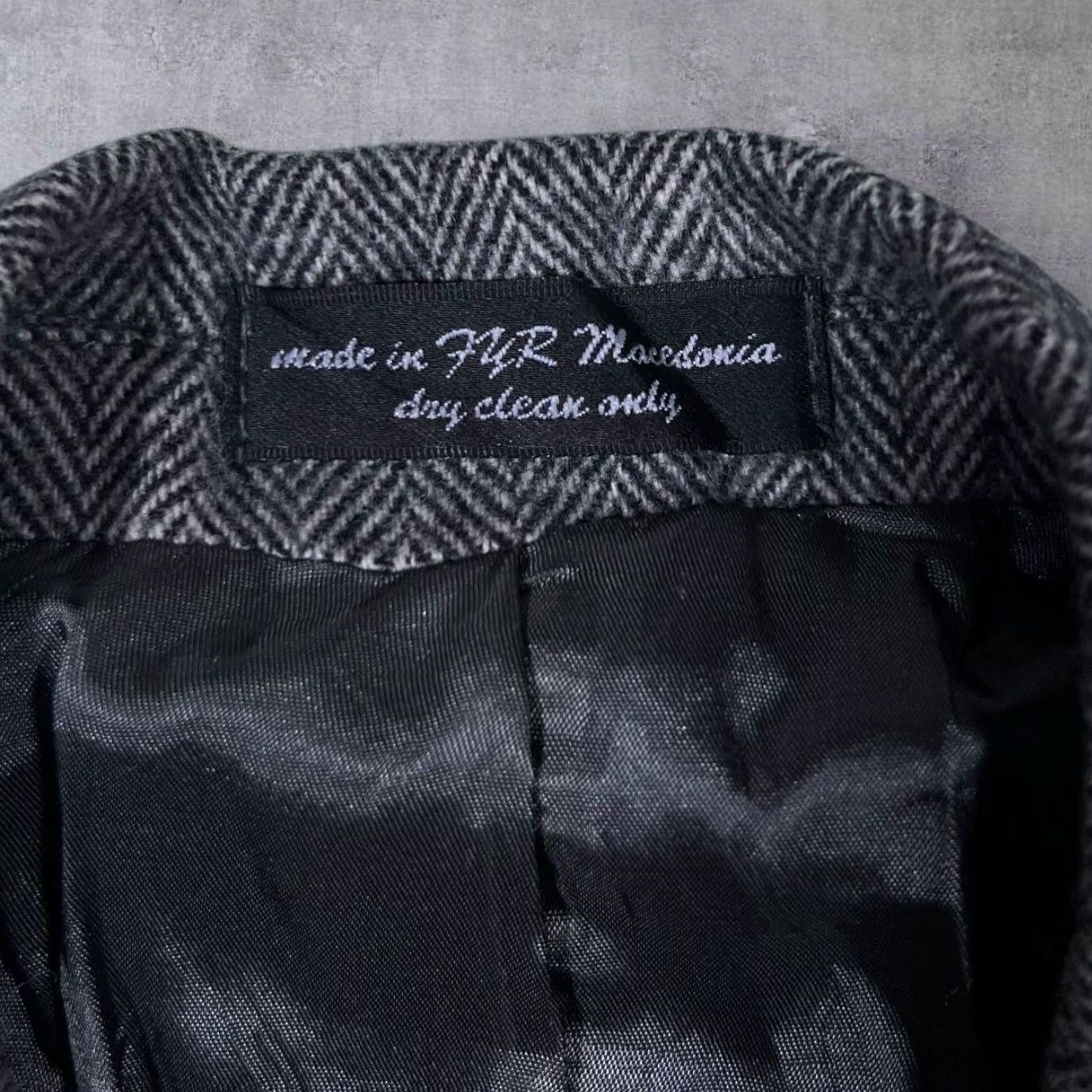 Camel Vintage Gianfranco Ruffini Grey Herringbone Tweed Camel Hair Blend Blazer S-44 Mens Blazer Size 42R - 3 Thumbnail