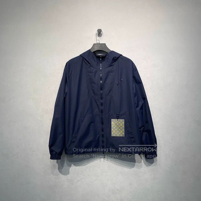 Louis Vuitton Louis Vuitton Full logo double-sided hooded jacket Size US L / EU 52-54 / 3 - 1 Thumbnail