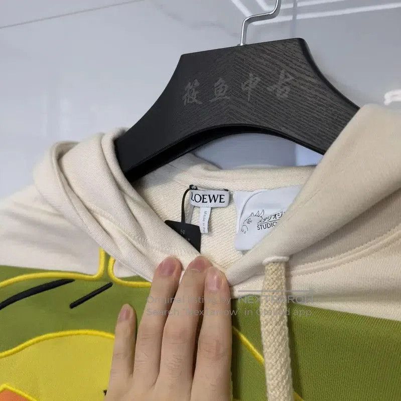 Loewe Green Cotton Graphic Sweatshirt for Women .