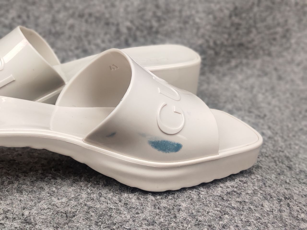 Gucci Gucci Rubber Logo Platform Slide Sandal Mystic White Mules Size US 11 / IT 41 - 11 Thumbnail