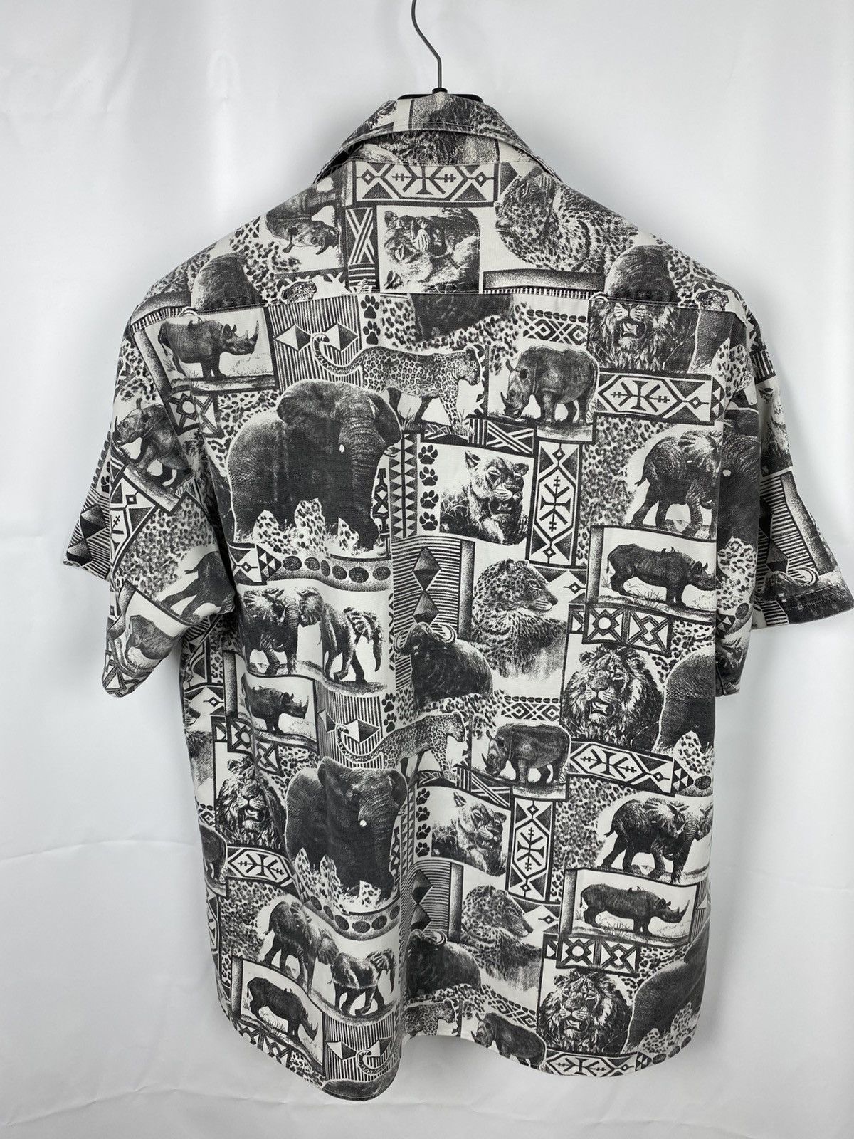 Vintage Vintage Shirt Button Up Short Sleeve Animal Print size L Size US L / EU 52-54 / 3 - 8 Thumbnail