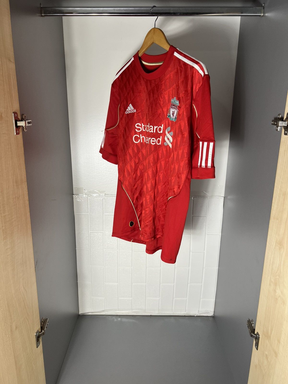 Adidas VINTAGE ADIDAS FC LIVERPOOL ENGLAND SOCCER JERSEY RETRO Y2K Size US L / EU 52-54 / 3 - 3 Thumbnail