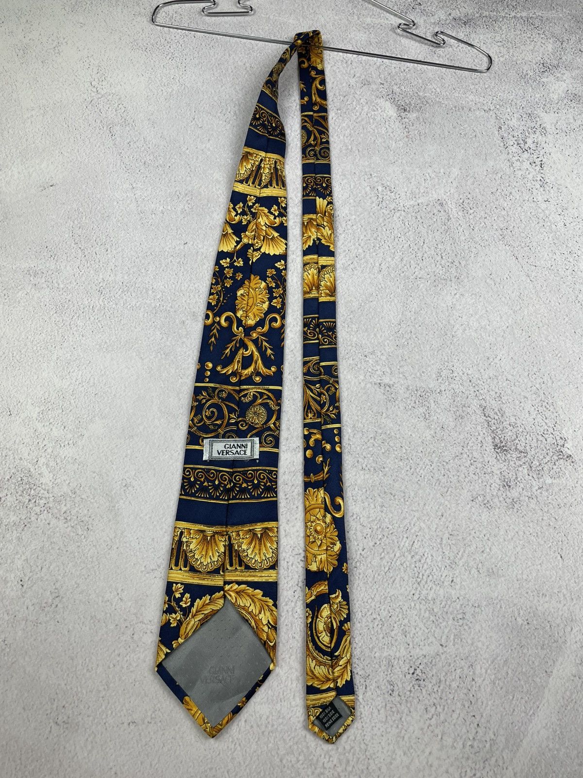 Versace Gianni Versace Vintage Silk Tie Baroque Pattern Navy Gold Size ONE SIZE - 9 Thumbnail