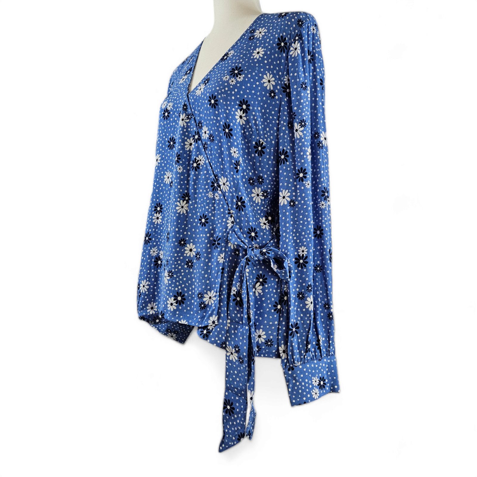Other NWT Talbots Petite Wrap Daisy & Dots Blouse Sz. PXL [16] Size XL / US 12-14 / IT 48-50 - 1 Thumbnail